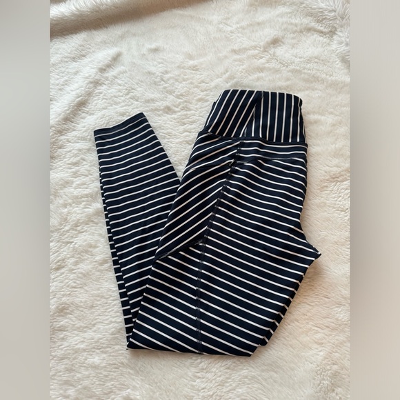 Athleta Pants - Athleta crop leggings